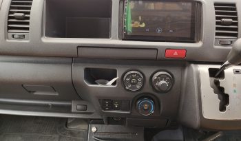 TOYOTA 2WD 2019 3.0 AT COMMUTER WHITE  8208 full
