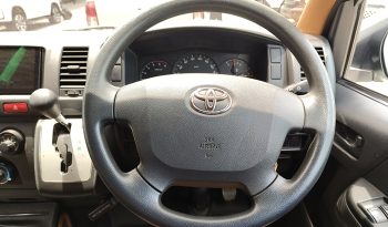 TOYOTA 2WD 2019 3.0 AT COMMUTER WHITE  8208 full