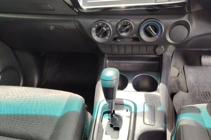 REVO 2WD 2021 2.4 ENTRY AT STANDARD WHITE  3493 full