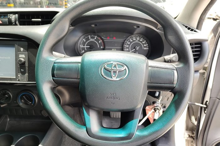 REVO 2WD 2021 2.4 ENTRY AT STANDARD WHITE  3493 full