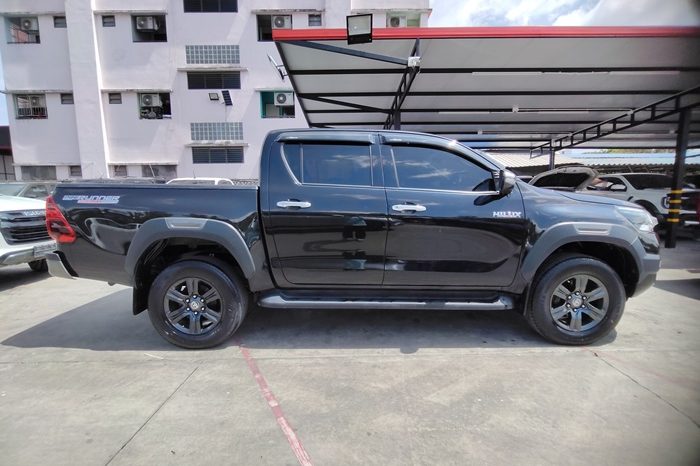 REVO PRE 2022 2.4 ENTRY AT DOUBLE CAB BLACK  2073 full