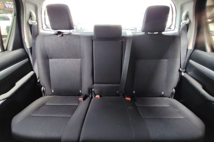 REVO PRE 2022 2.4 ENTRY AT DOUBLE CAB BLACK  2073 full