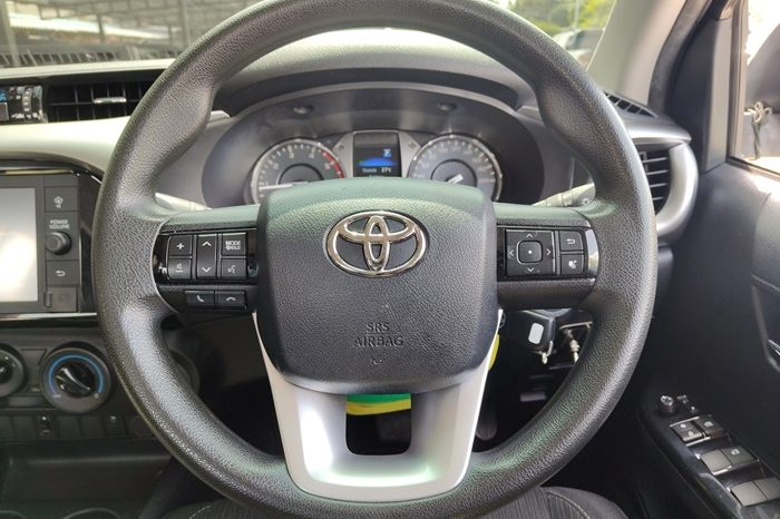 REVO PRE 2022 2.4 ENTRY AT DOUBLE CAB BLACK  2073 full