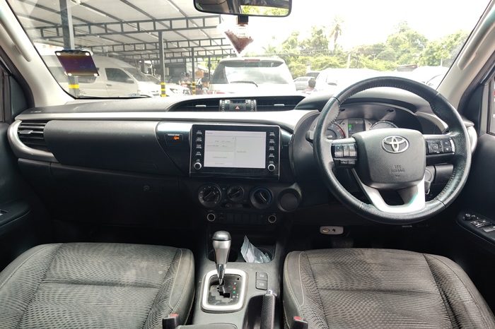 REVO PRE 2021 2.4 MID AT SAMRT CAB SILVER  9579 full