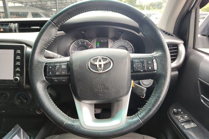 REVO PRE 2021 2.4 MID AT SAMRT CAB SILVER  9579 full