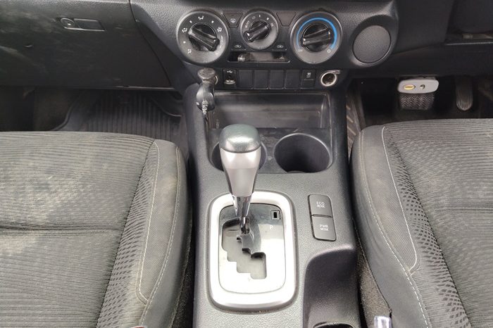 REVO PRE 2021 2.4 MID AT SAMRT CAB SILVER  9582 full