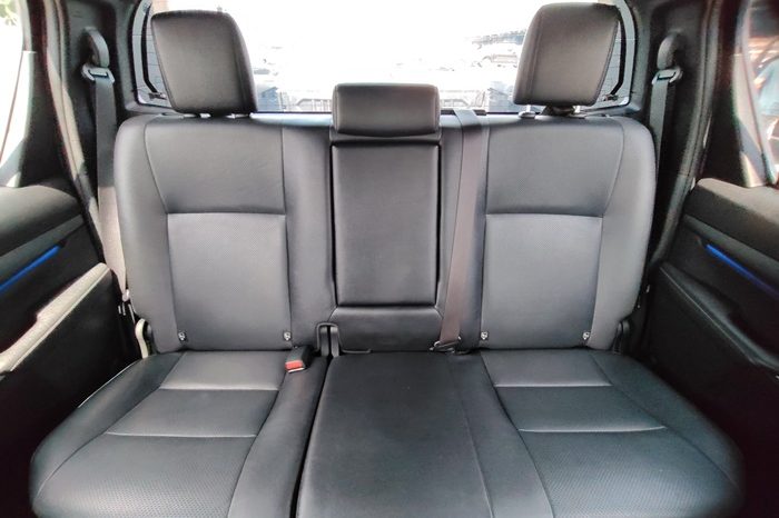 REVO PRE 2022 2.4 HIGHT AT DOUBLE CAB BLACK  6116 full