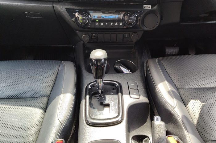 REVO PRE 2022 2.4 HIGHT AT DOUBLE CAB BLACK  6116 full