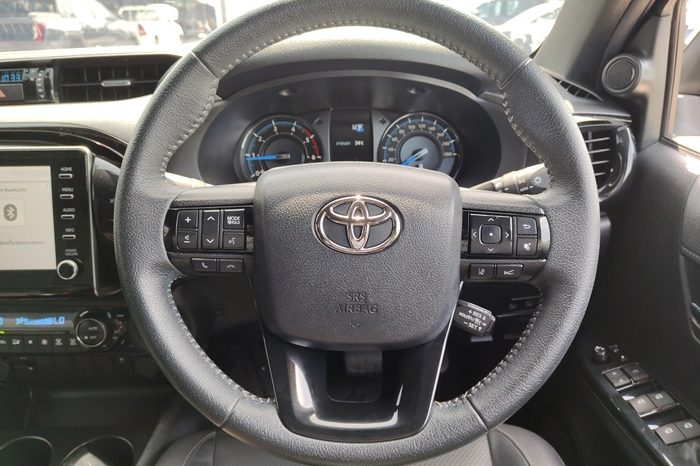 REVO PRE 2022 2.4 HIGHT AT DOUBLE CAB BLACK  6116 full
