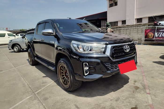 REVO PRE 2019 2.4E AT DOUBLE CAB BLACK  5421 full