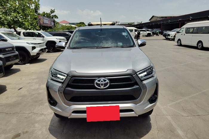 REVO PRE 2021 2.4 MID AT SAMRT CAB SILVER  9593 full