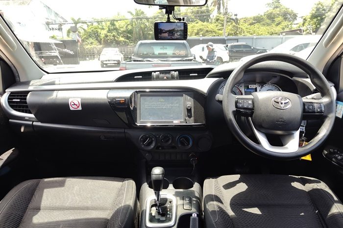 REVO PRE 2021 2.4 ENTRY AT SMART CAB SILVER  3941 full