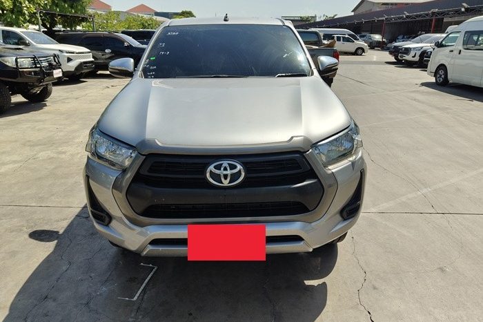 REVO PRE 2021 2.4 ENTRY AT DOUBLE CAB SILVER 8027 full