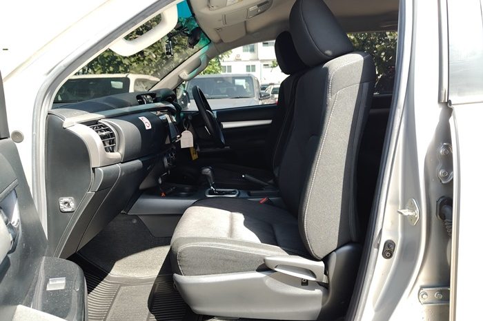 REVO PRE 2021 2.4 ENTRY AT DOUBLE CAB SILVER 8027 full