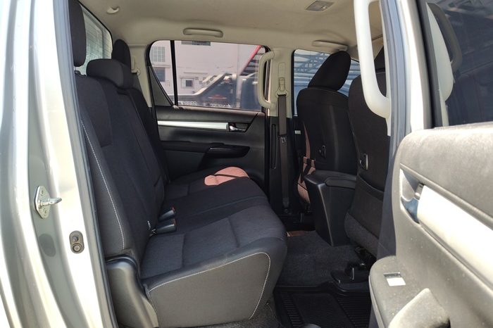 REVO PRE 2021 2.4 ENTRY AT DOUBLE CAB SILVER 8027 full
