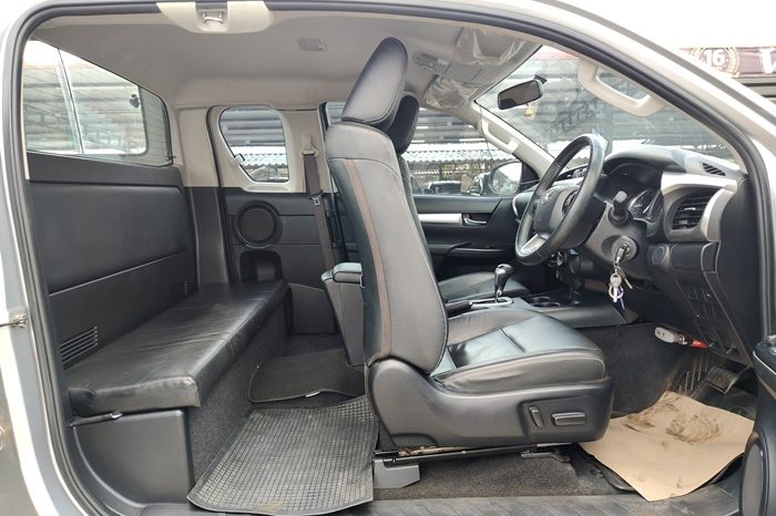 REVO PRE 2022 2.4 MID AT SAMRT CAB SILVER  9467 full