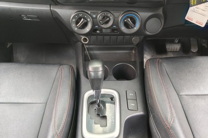 REVO PRE 2022 2.4 ENTRY AT DOUBLE CAB DARK GREY 6646 full