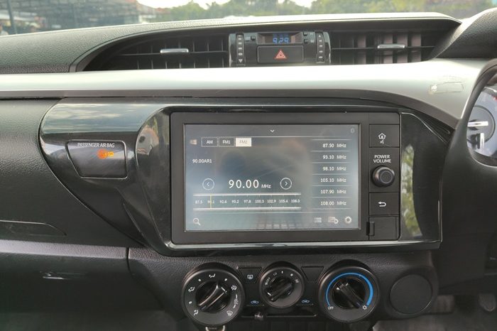 REVO PRE 2022 2.4 ENTRY AT DOUBLE CAB DARK GREY 6646 full