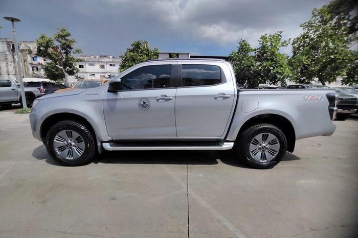 ISUZU 4WD 2020 3.0 MT DOUBLE CAB SILVER  5512 full