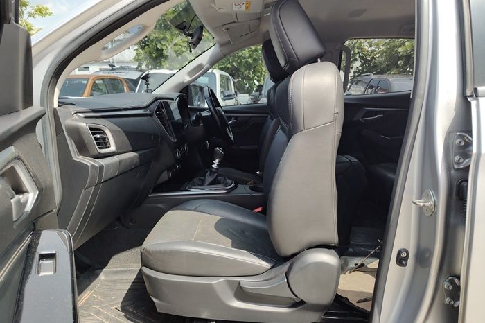ISUZU 4WD 2020 3.0 MT DOUBLE CAB SILVER  5512 full