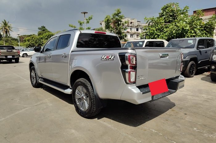 ISUZU 4WD 2020 3.0 MT DOUBLE CAB SILVER  5512 full