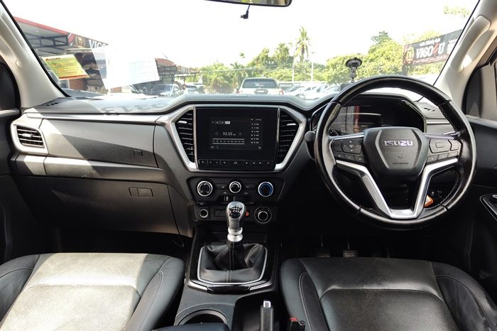 ISUZU 4WD 2020 3.0 MT DOUBLE CAB SILVER  5512 full
