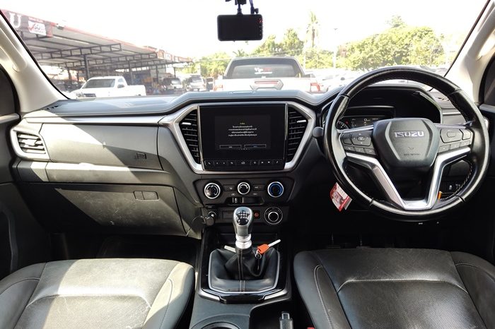 ISUZU 4WD 2021 3.0 MT DOUBLE CAB SILVER  7371 full