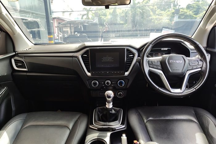 ISUZU 4WD 2020 3.0 MT DOUBLE CAB WHITE  3450 full