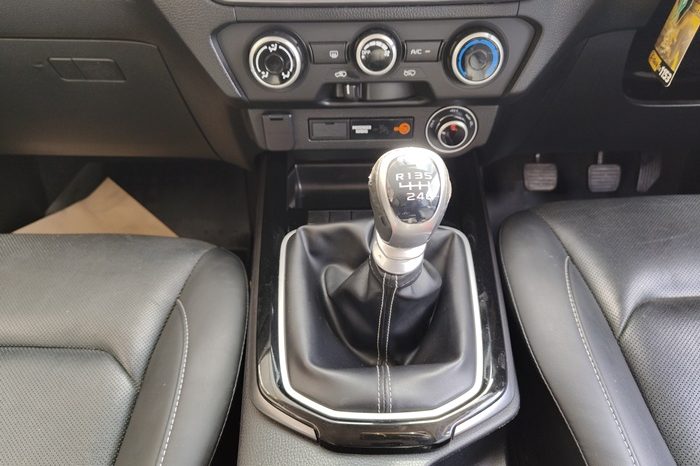 ISUZU 4WD 2020 3.0 MT DOUBLE CAB WHITE  3450 full