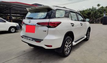 TOYOTA 2WD 2017 2.4V AT FORTUNER WHITE  7114 full