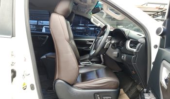 TOYOTA 2WD 2017 2.4V AT FORTUNER WHITE  7114 full