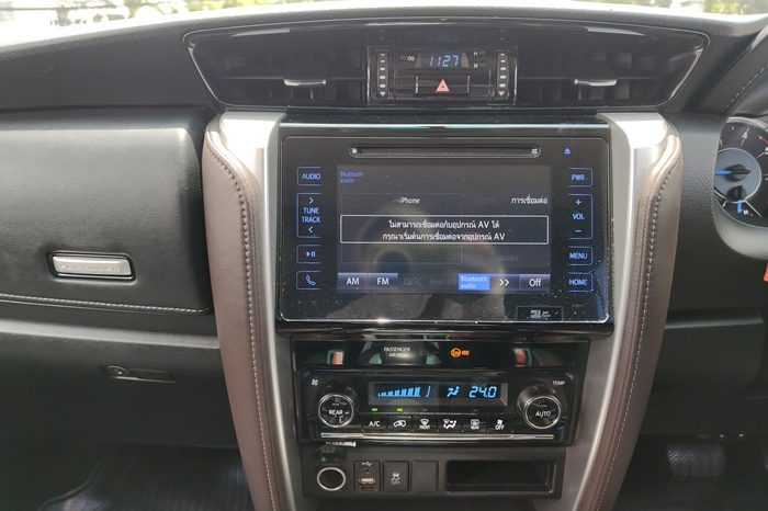 TOYOTA 2WD 2017 2.4V AT FORTUNER WHITE  7114 full
