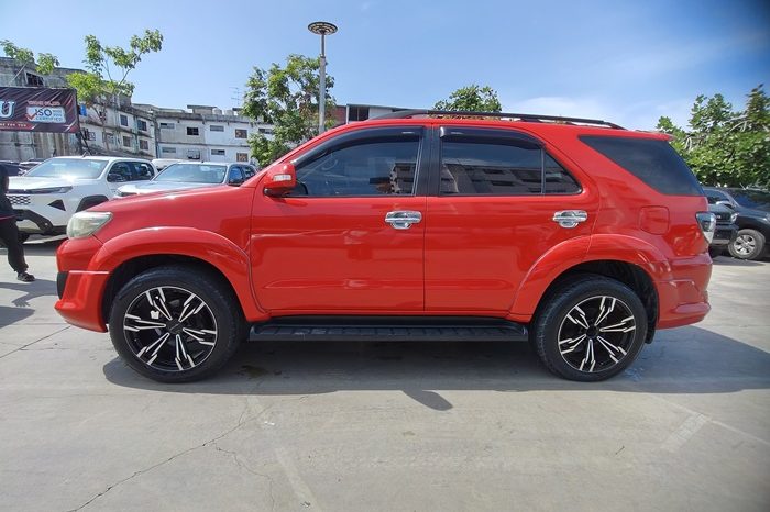 TOYOTA 2WD 2014 2.7V AT FORTUNER RED  420 full