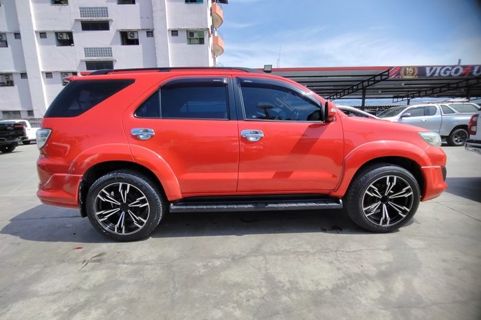 TOYOTA 2WD 2014 2.7V AT FORTUNER RED  420 full