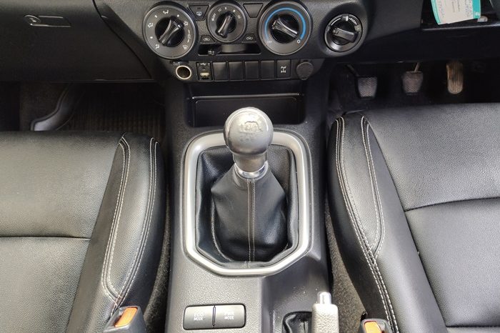 REVO 4WD 2021 2.4E MT DOUBLE CAB WHITE  2116 full