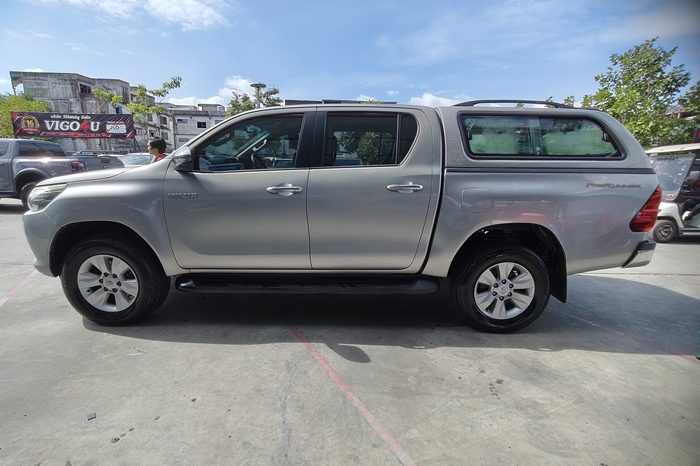 REVO PRE 2017 2.4E AT DOUBLE CAB SILVER 7300 full