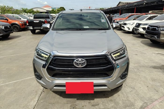 REVO PRE 2022 2.4 ENTRY AT DOUBLE CAB SILVER 9410 full