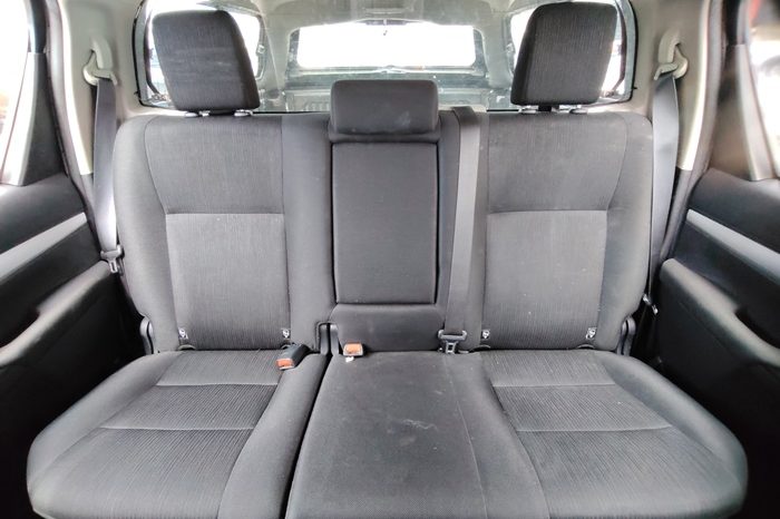 REVO PRE 2022 2.4 ENTRY AT DOUBLE CAB SILVER 9410 full