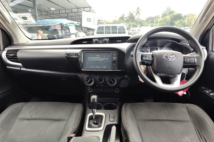 REVO PRE 2022 2.4 ENTRY AT DOUBLE CAB SILVER 9410 full