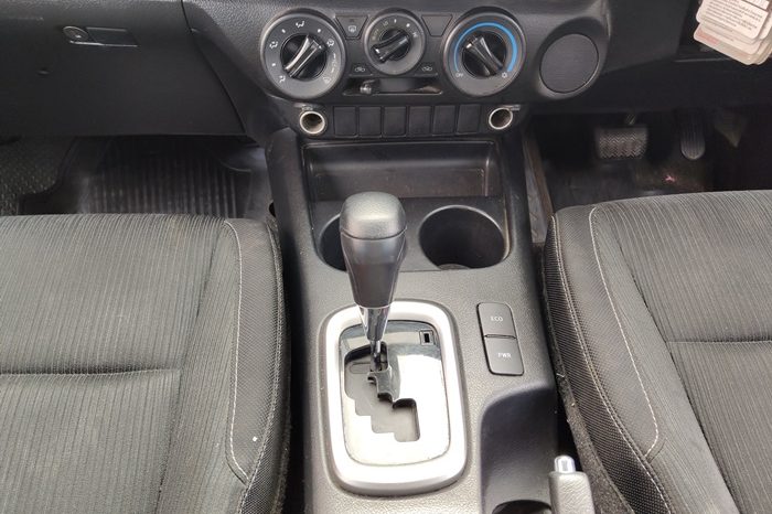 REVO PRE 2022 2.4 ENTRY AT DOUBLE CAB SILVER 9410 full