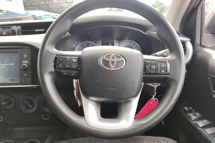 REVO PRE 2022 2.4 ENTRY AT DOUBLE CAB SILVER 9410 full