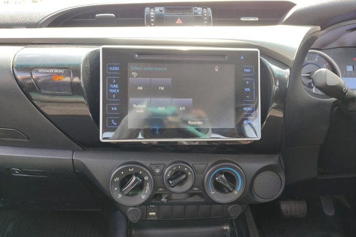 REVO PRE 2018 2.4E AT DOUBLE CAB BLACK  1556 full