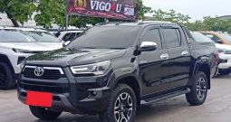 REVO PRE 2022 2.4 MID AT DOUBLE CAB BLACK  5825