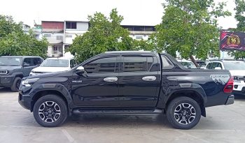 REVO PRE 2022 2.4 MID AT DOUBLE CAB BLACK  5825 full