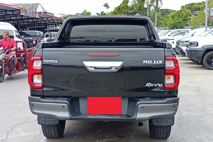 REVO PRE 2022 2.4 MID AT DOUBLE CAB BLACK  5825 full