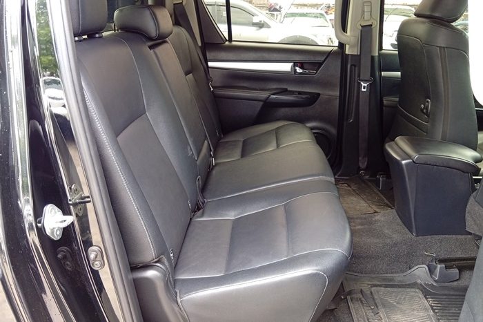 REVO PRE 2022 2.4 MID AT DOUBLE CAB BLACK  5825 full