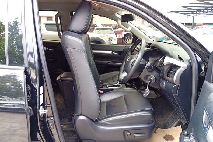 REVO PRE 2022 2.4 MID AT DOUBLE CAB BLACK  5825 full