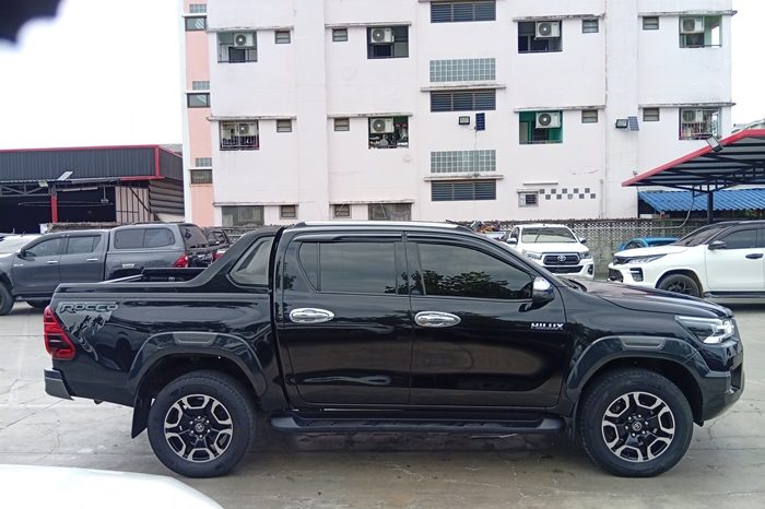 REVO PRE 2022 2.4 MID AT DOUBLE CAB BLACK  5825 full