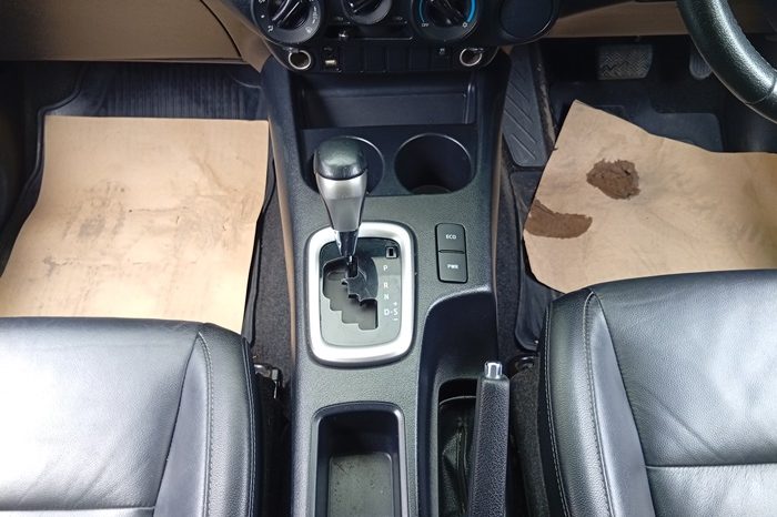 REVO PRE 2022 2.4 MID AT DOUBLE CAB BLACK  5825 full