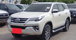TOYOTA 4WD 2020 2.4V AT FORTUNER WHITE  6124